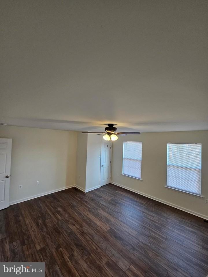 111 Barrington Ln - Photo 6 of 19