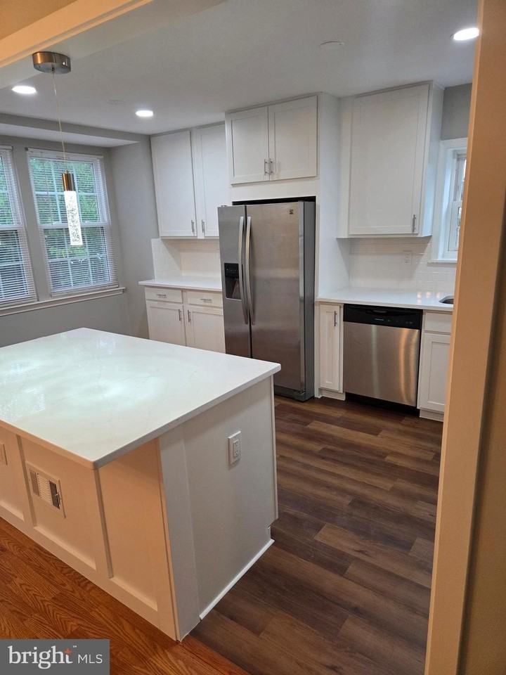 6998 Admetus Ct - Photo 3 of 50