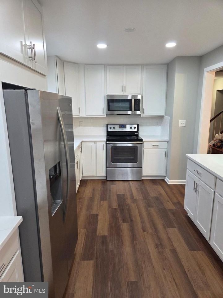 6998 Admetus Ct - Photo 5 of 50