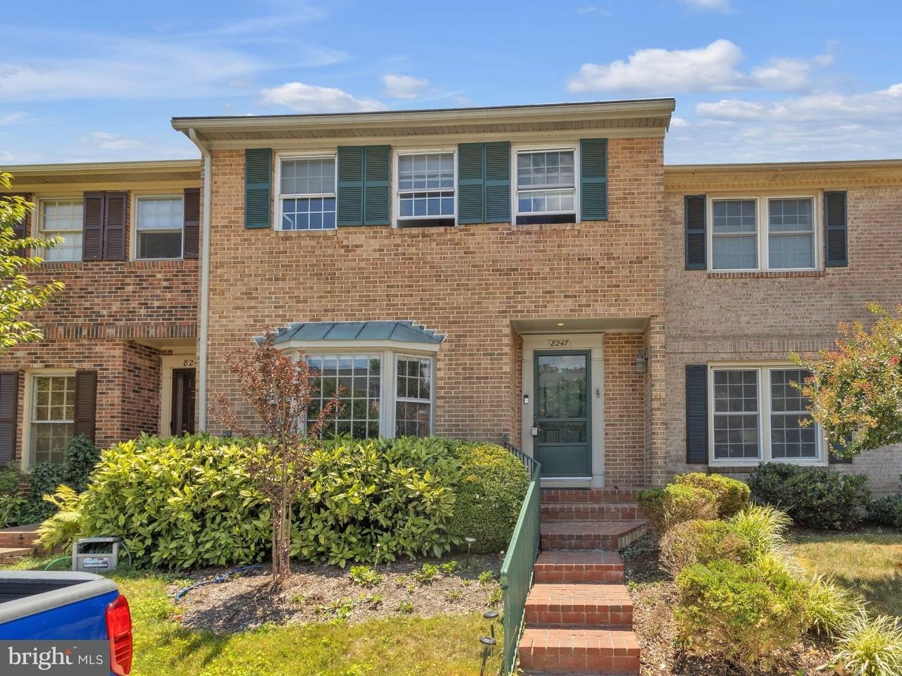 8247 Clifton Farm Ct