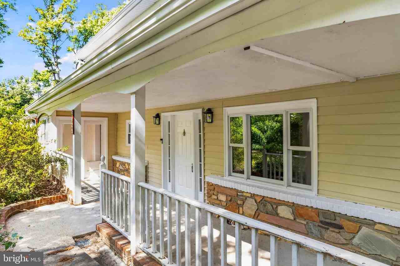 5129 Chowan Ave - Photo 5 of 50