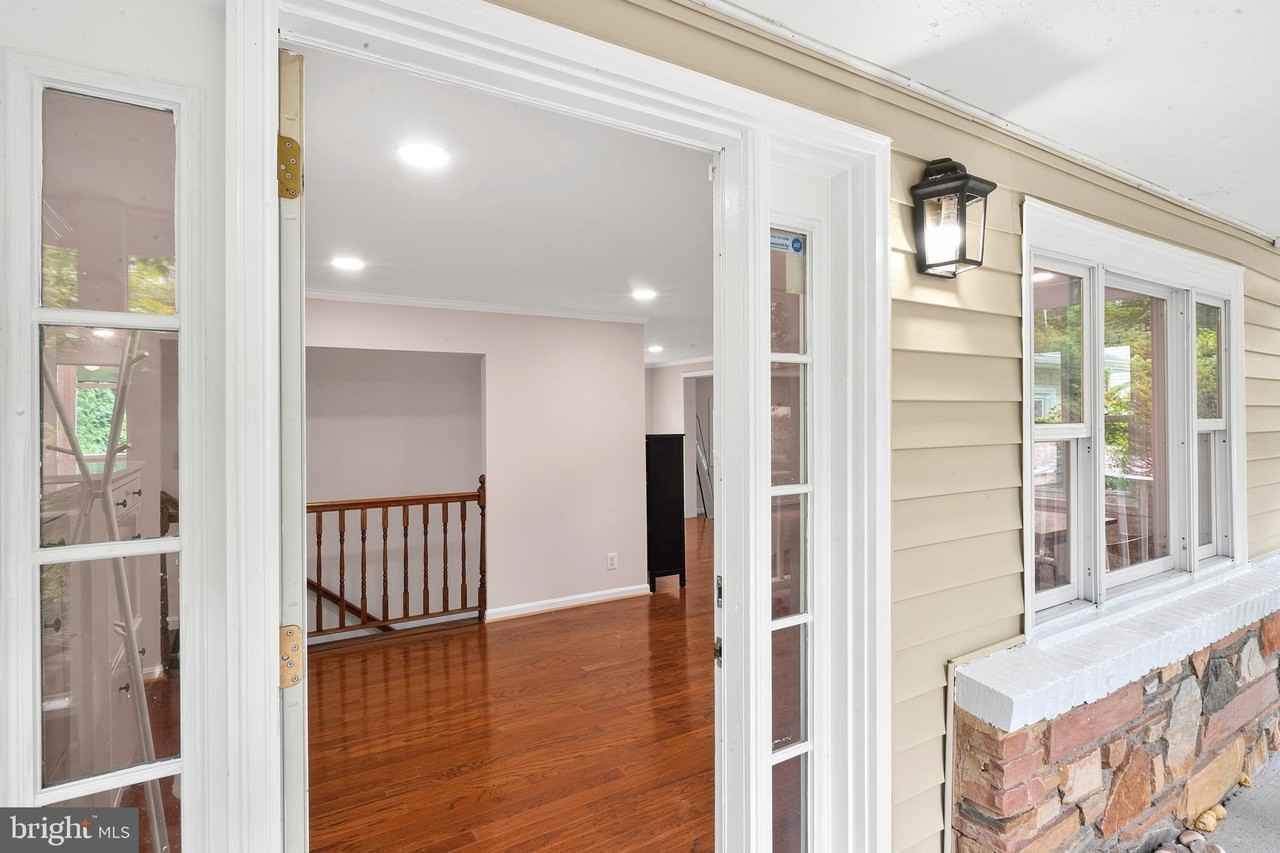 5129 Chowan Ave - Photo 7 of 50