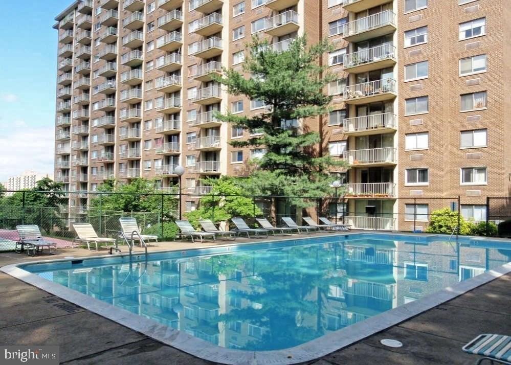 2059 Huntington Ave #1601 - Photo 4 of 25