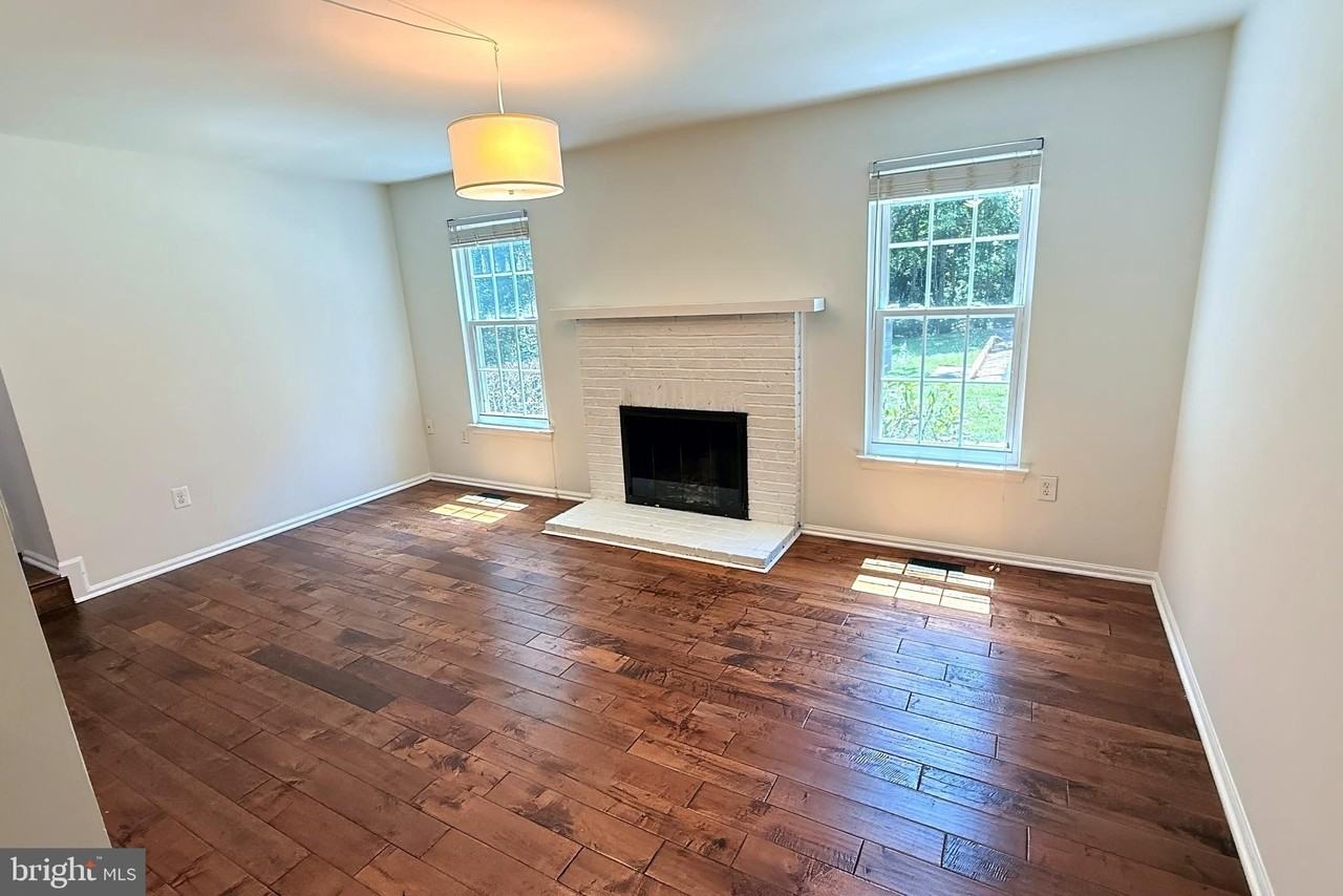 10100 Walnut Wood Ct - Photo 6 of 44