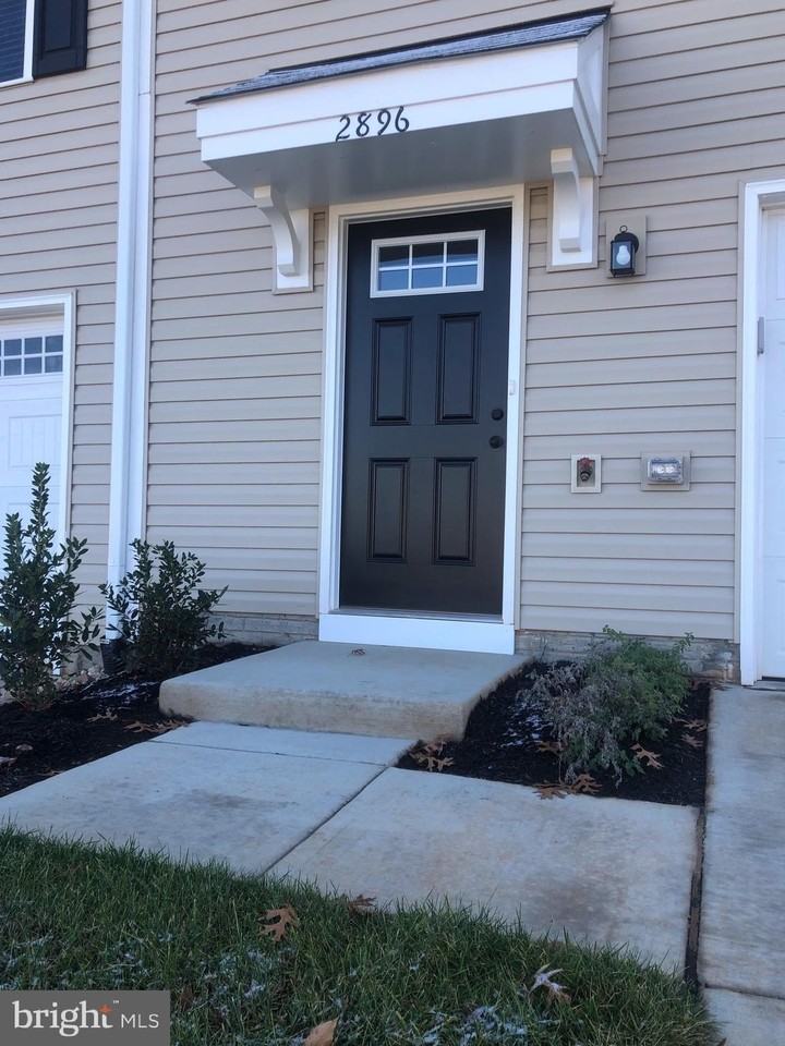 2896 Farzi Cir - Photo 2 of 17