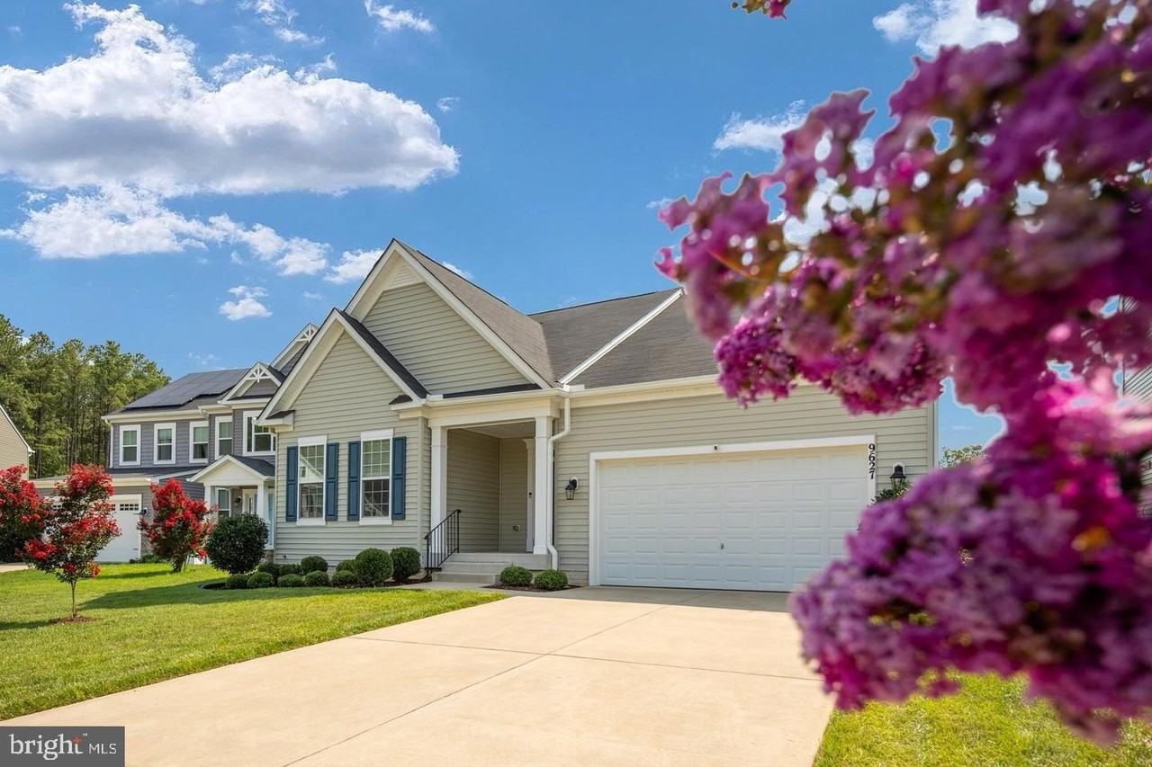 9627 Hillcrest Dr - Photo 4 of 50