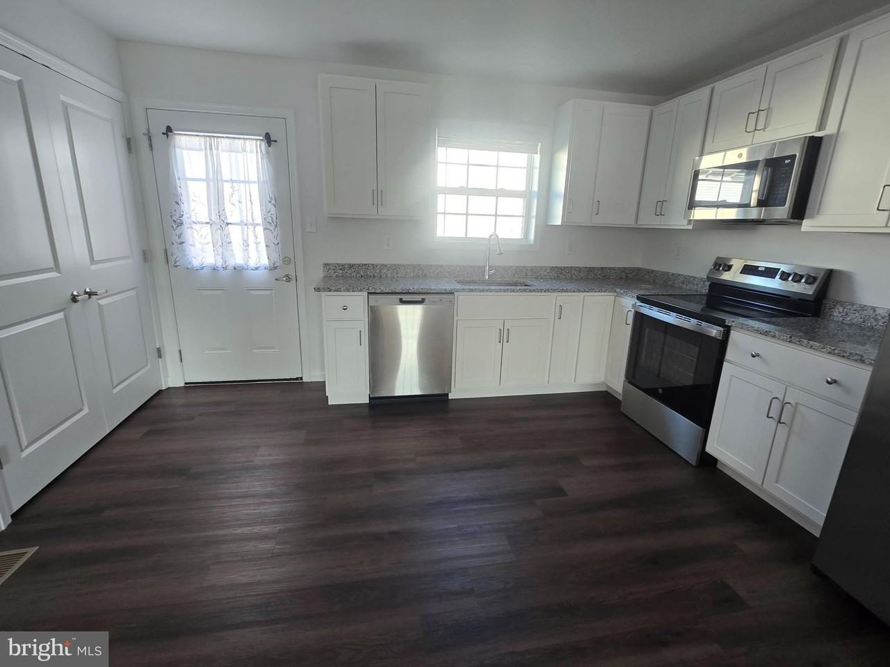 14 Snowdrop Ct - Photo 3 of 18