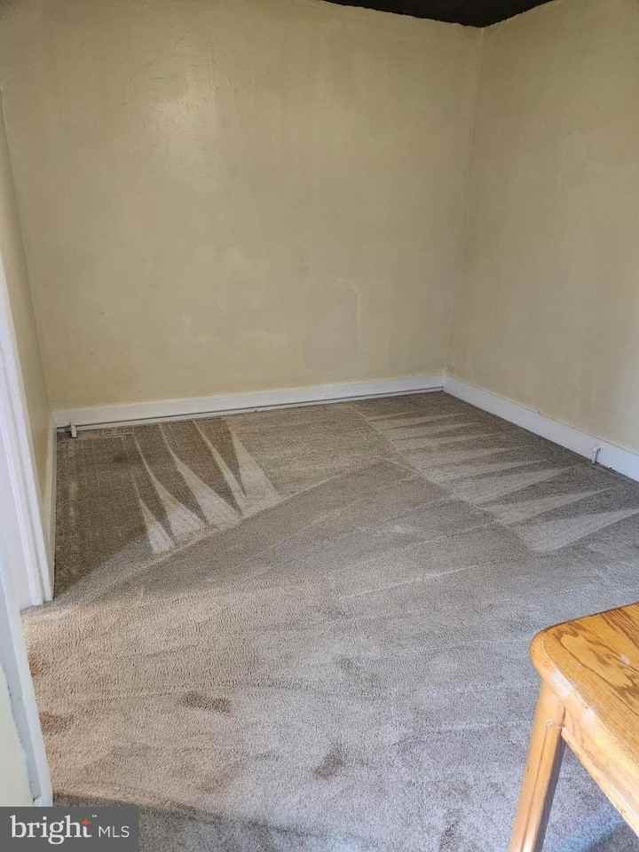 110 N Main St - Photo 3 of 11