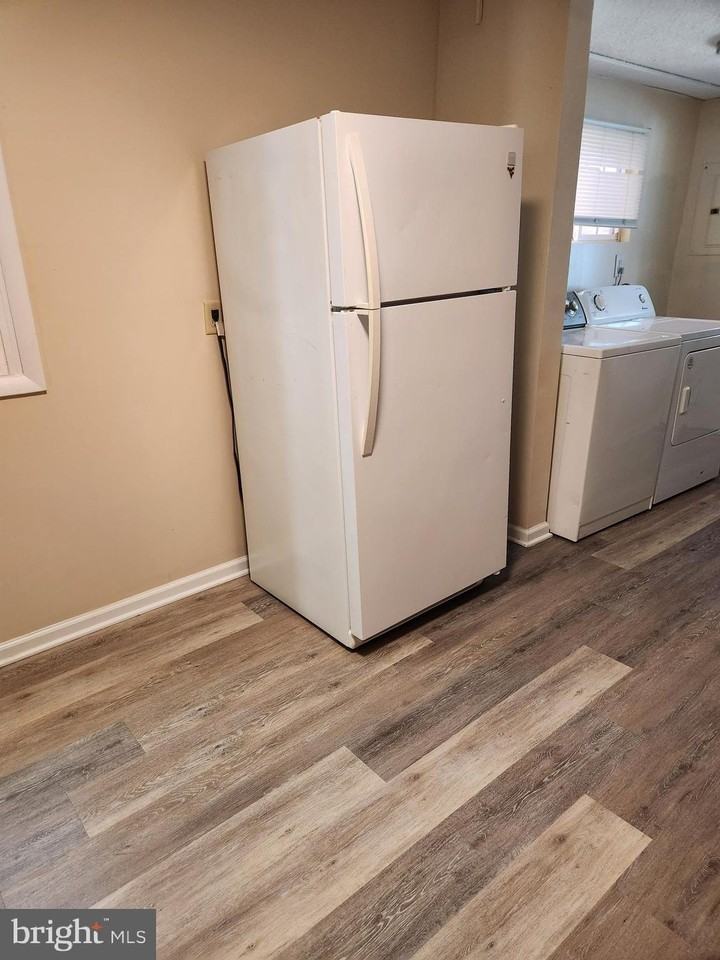 110 N Main St - Photo 5 of 11
