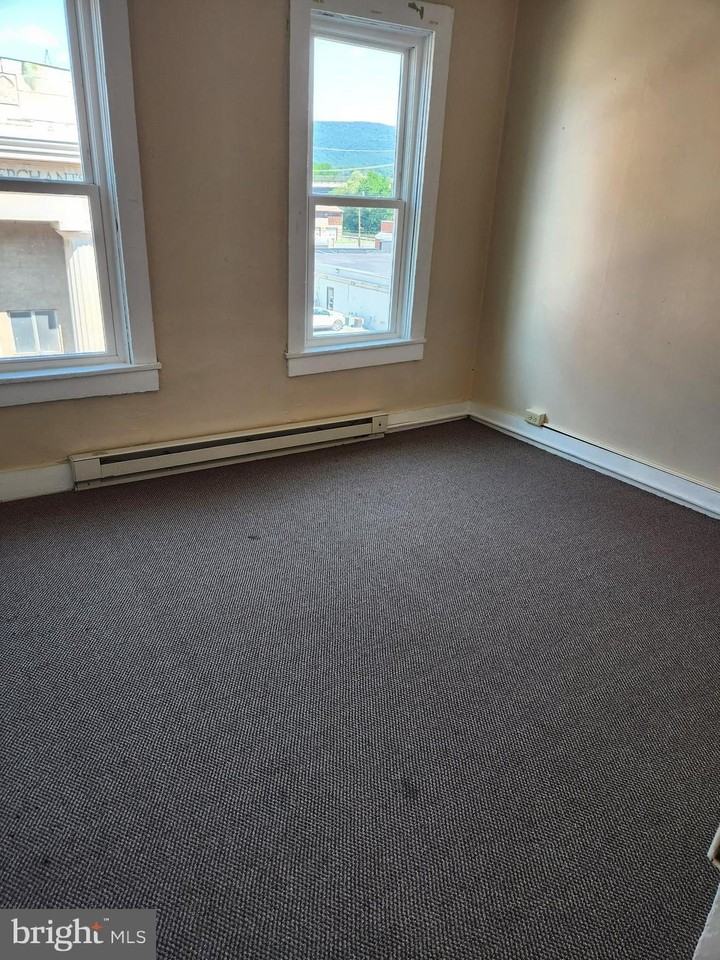 110 N Main St - Photo 7 of 11