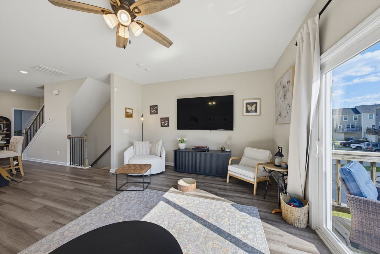 5933 Illuminate Ave - Photo 3 of 27