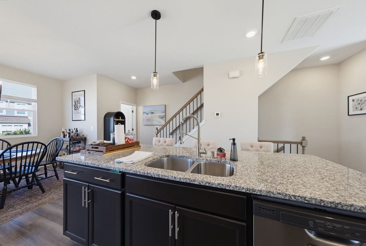 5933 Illuminate Ave - Photo 6 of 27