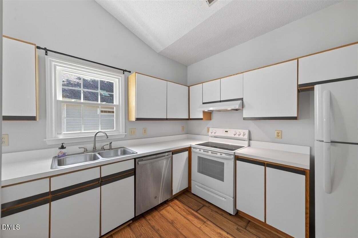 105 Ellsworth Pl - Photo 7 of 15