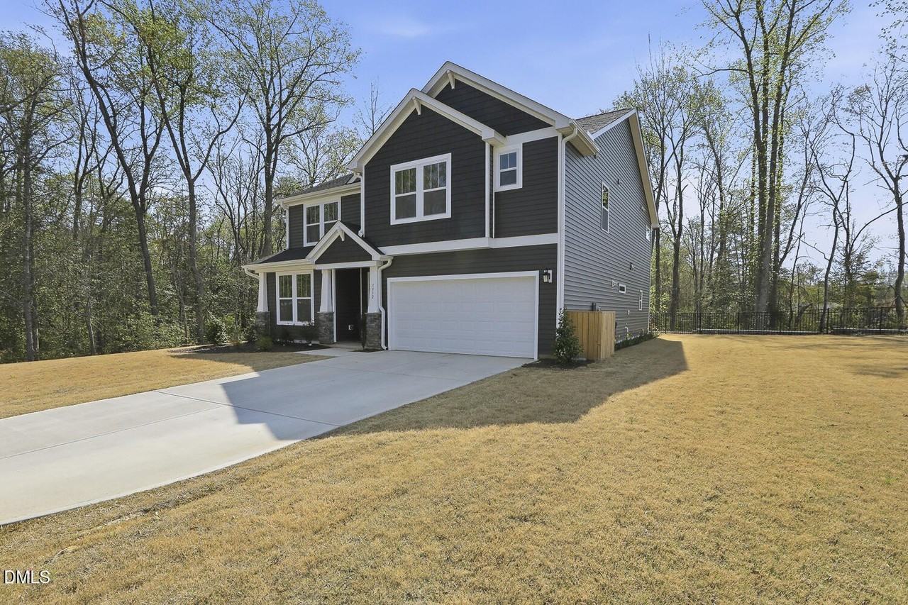 1912 Old Bramble Ln - Photo 4 of 50
