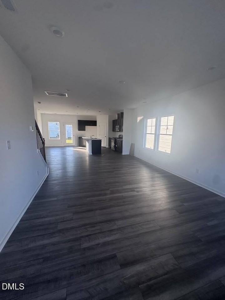 109 Napoleone St - Photo 4 of 50