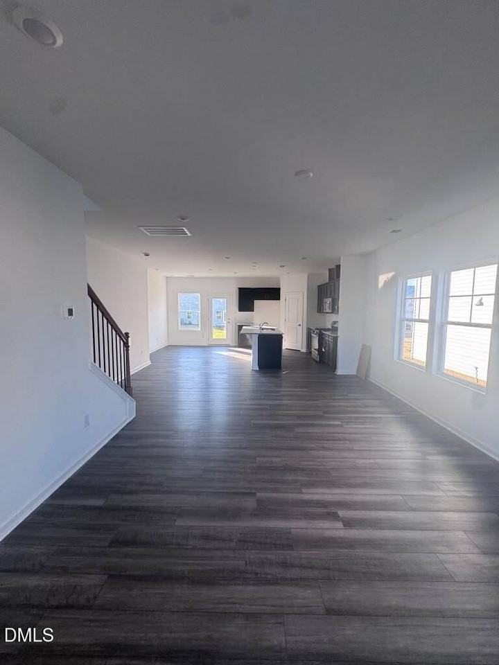 109 Napoleone St - Photo 5 of 50