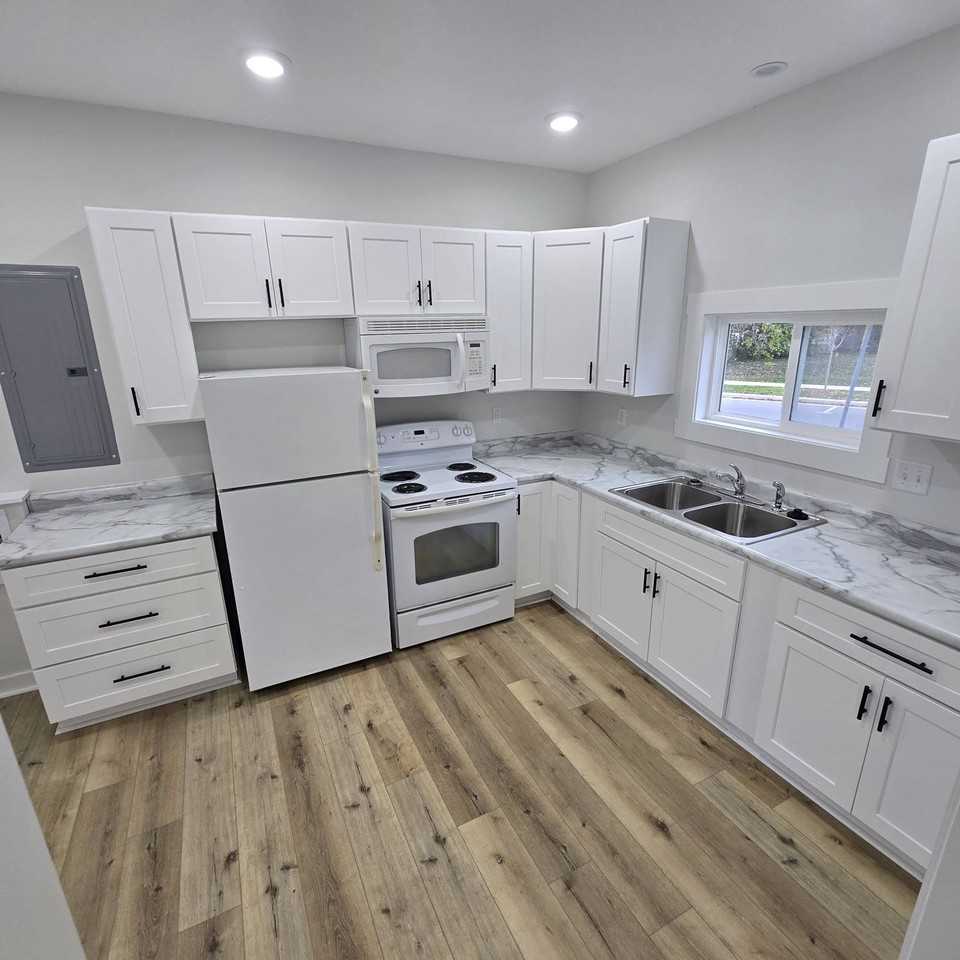417 S Courtland Ave #1 - Photo 2 of 11