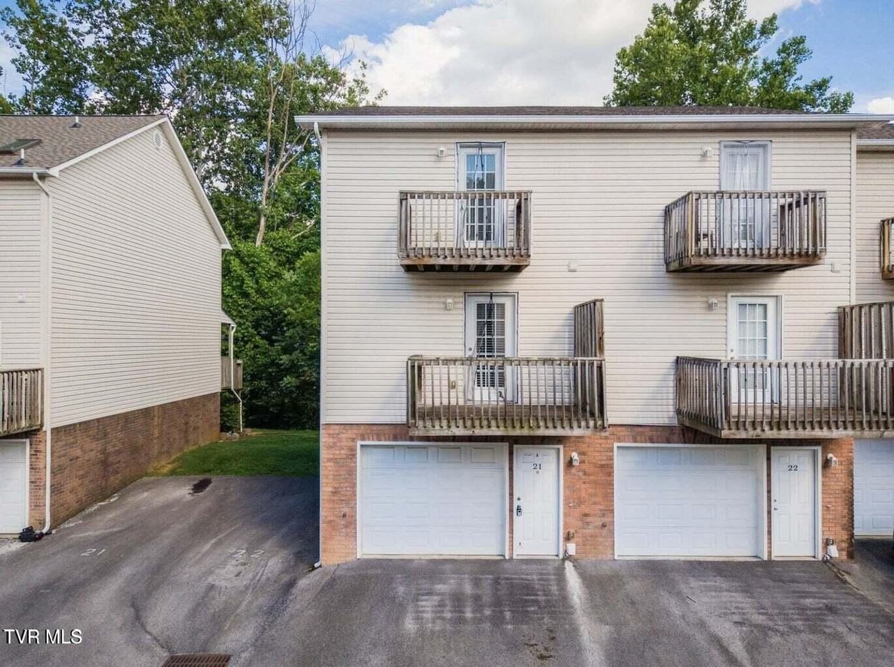 2305 S Greenwood Dr #21 - Photo 2 of 26