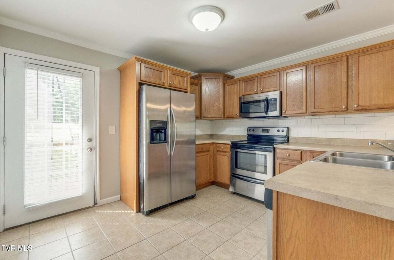 2305 S Greenwood Dr #21 - Photo 7 of 26