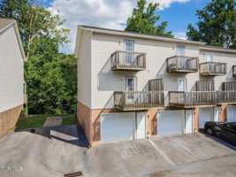 featured image of 2305 S Greenwood Dr #21