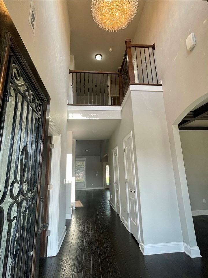 4407 Sw Barton St - Photo 4 of 39