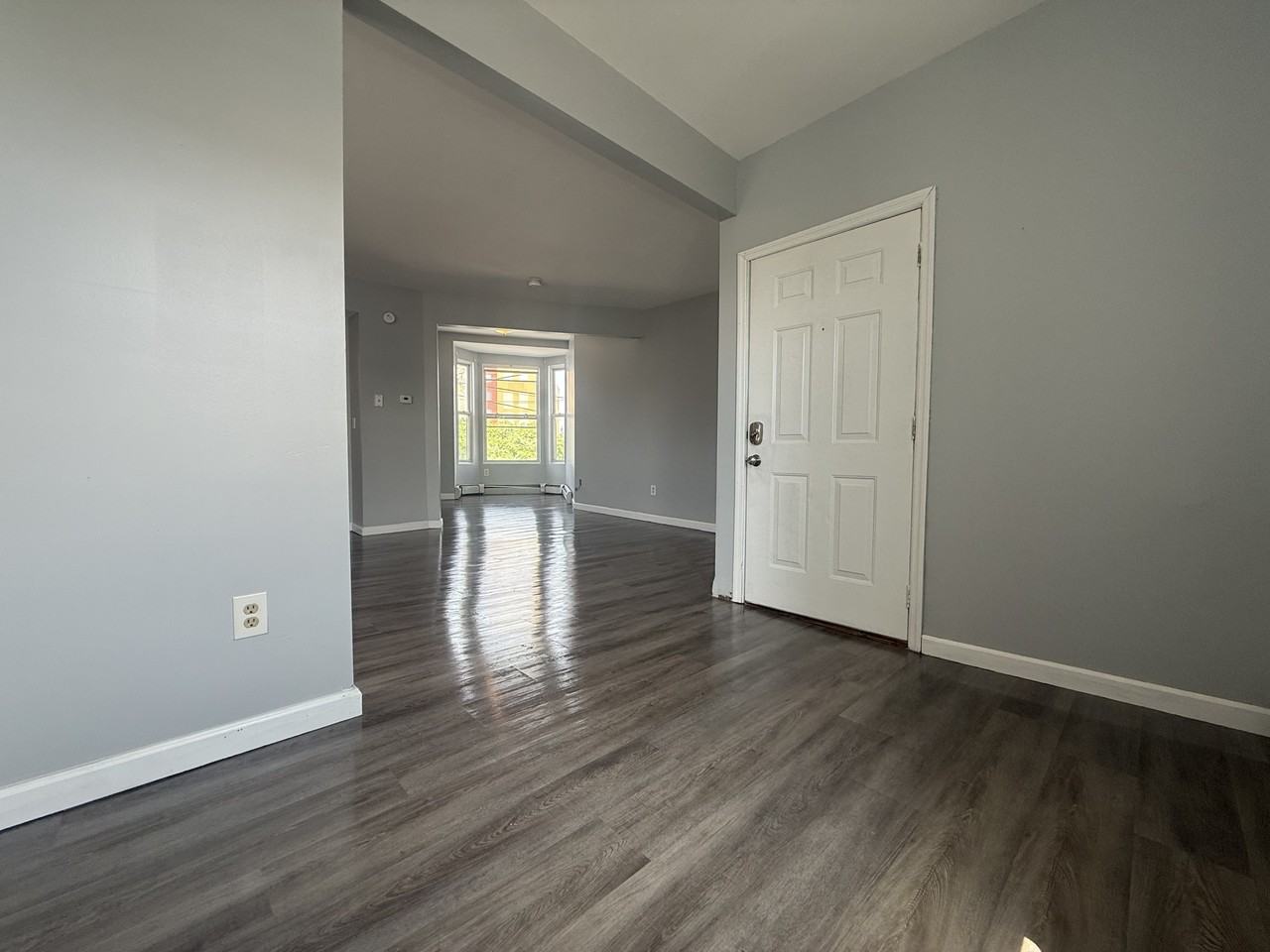 300 Morton Ave #2 - Photo 4 of 8