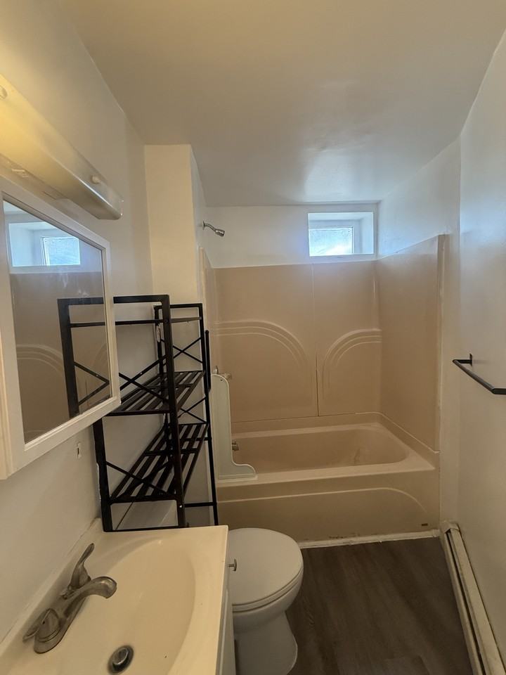 300 Morton Ave #2 - Photo 7 of 8