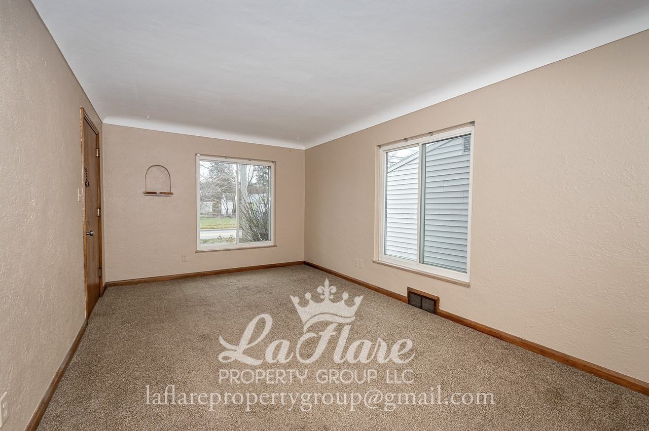 1612 Berdan Ave #2 - Photo 2 of 13