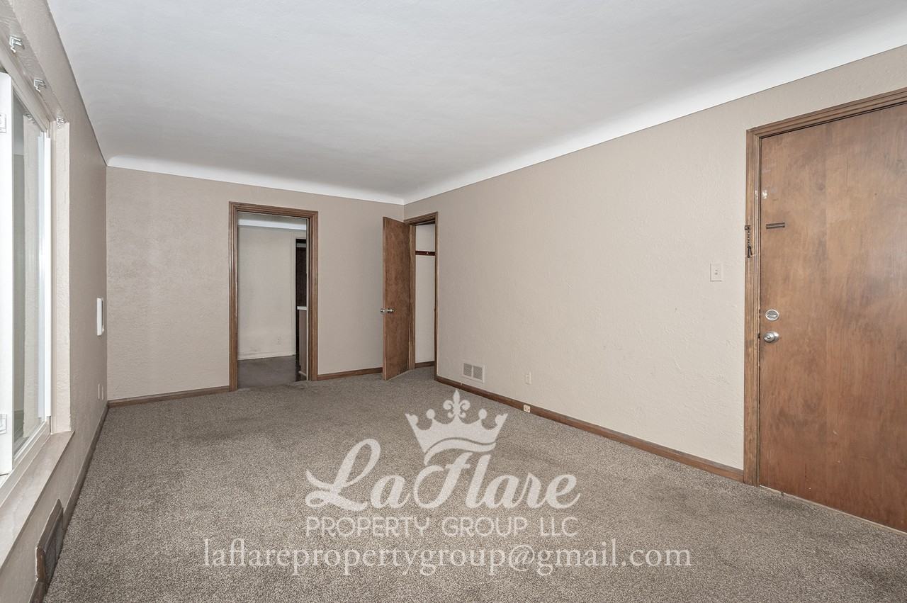 1612 Berdan Ave #2 - Photo 3 of 13