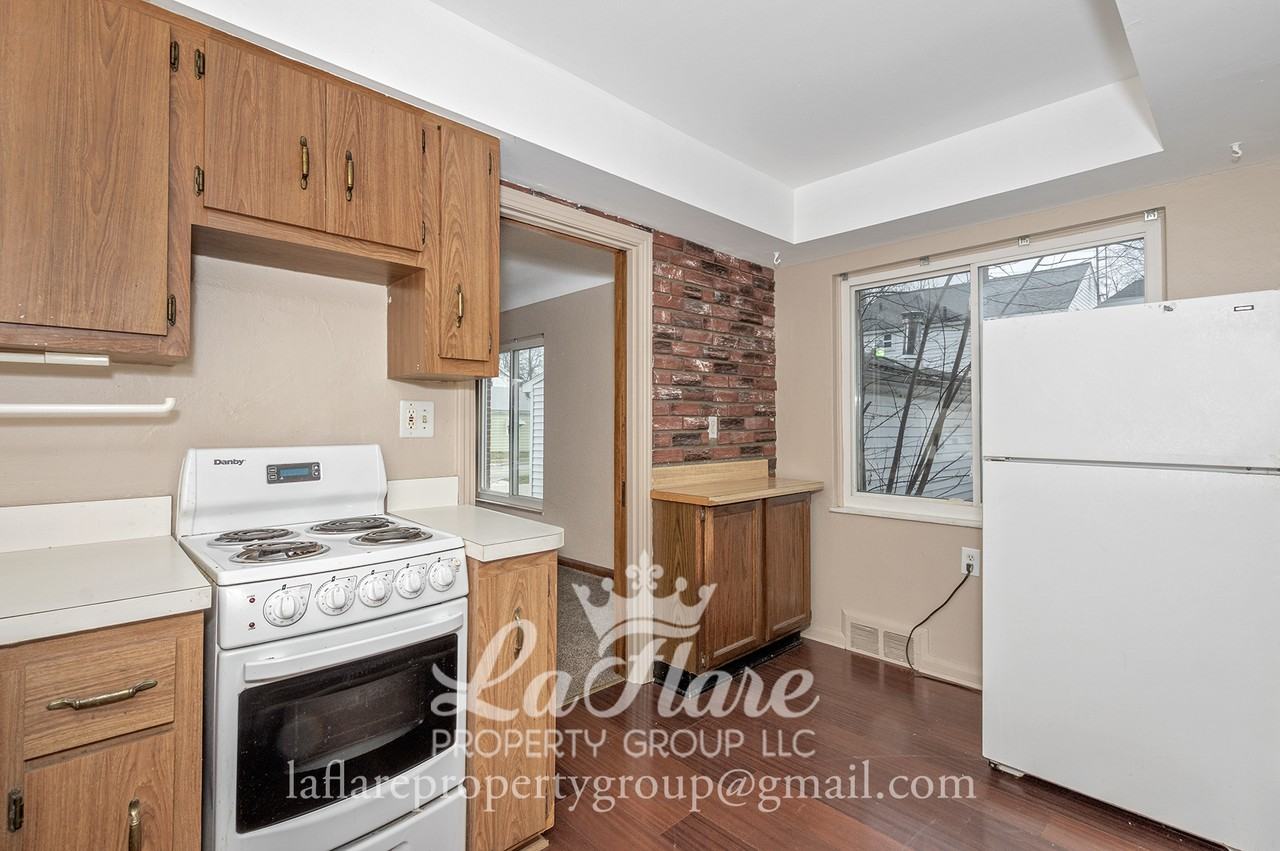 1612 Berdan Ave #2 - Photo 4 of 13