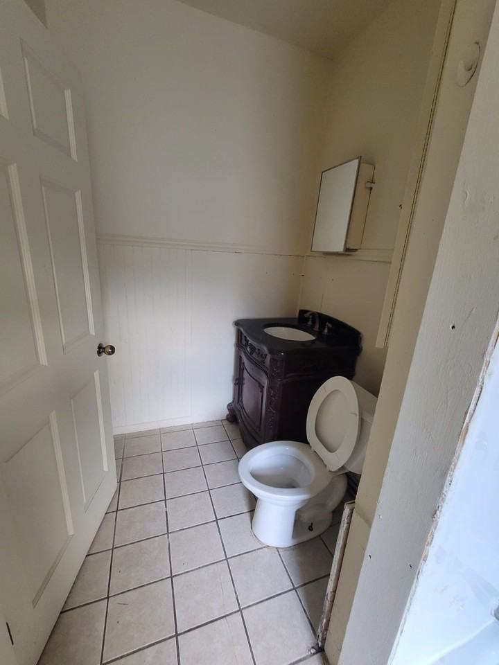 2334 W National Ave #2334A - Photo 3 of 7