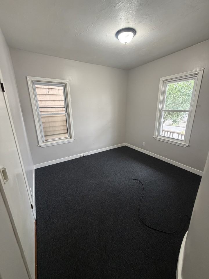 346 Sawyer St Apt 1n #1N - Photo 5 of 6