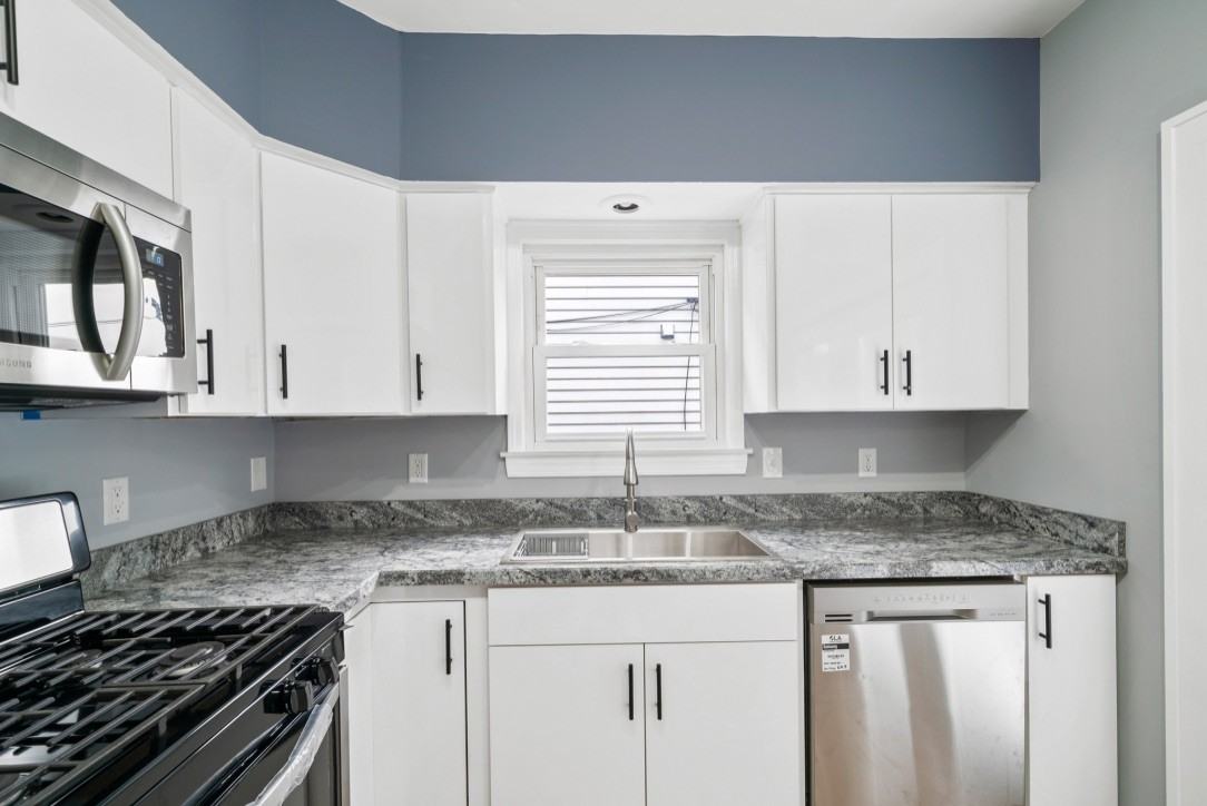 2413 Montclair Ave #1 - Photo 3 of 27