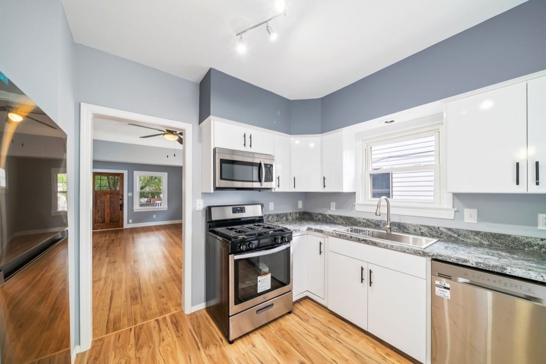 2413 Montclair Ave #1 - Photo 4 of 27