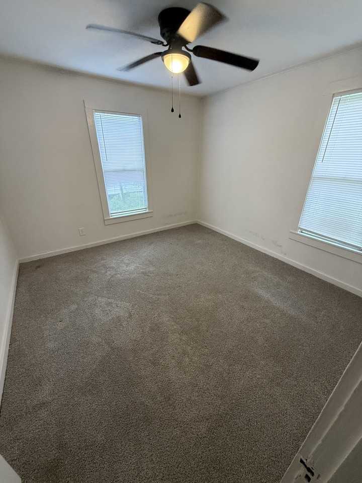 1090 Fountain St #1 - Photo 3 of 8