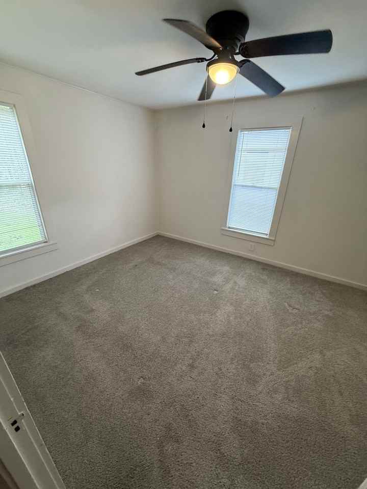 1090 Fountain St #1 - Photo 4 of 8