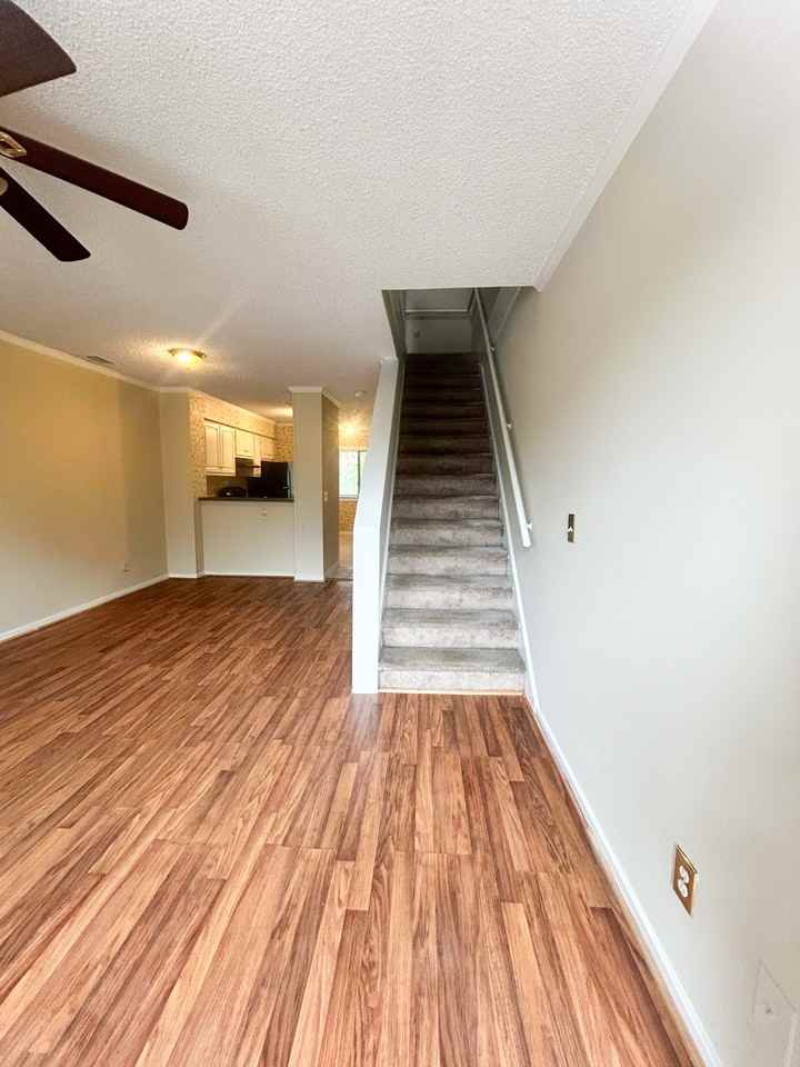 19 Canterbury Ct #1 - Photo 3 of 17