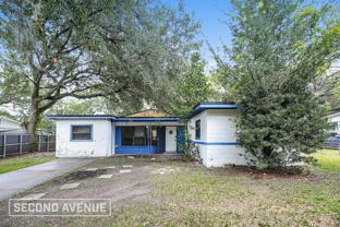 2327 Looking Glass Ln - Photo 1 of 1