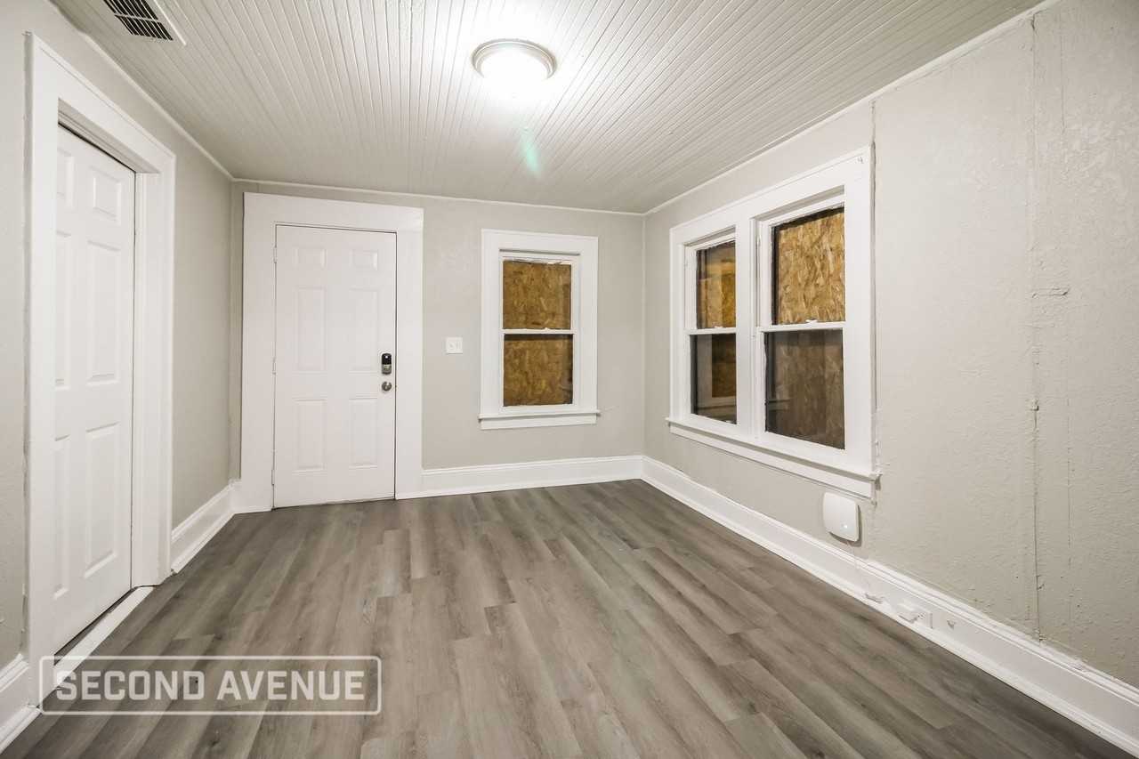 1522 W 22nd St - Photo 2 of 19
