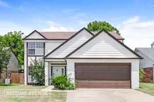 featured image of 2712 Creekwood Ln