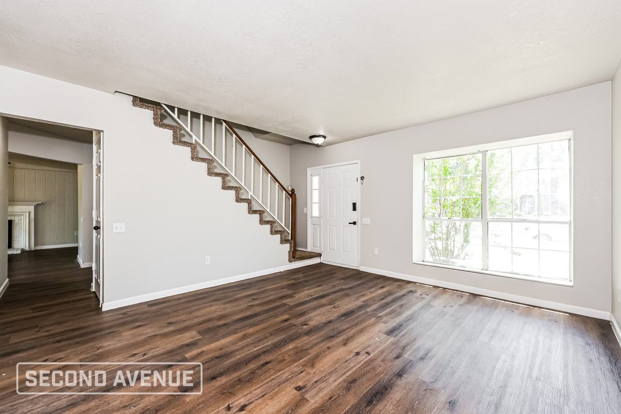 2712 Creekwood Ln - Photo 5 of 21