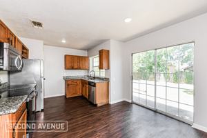 featured image of 2712 Creekwood Ln
