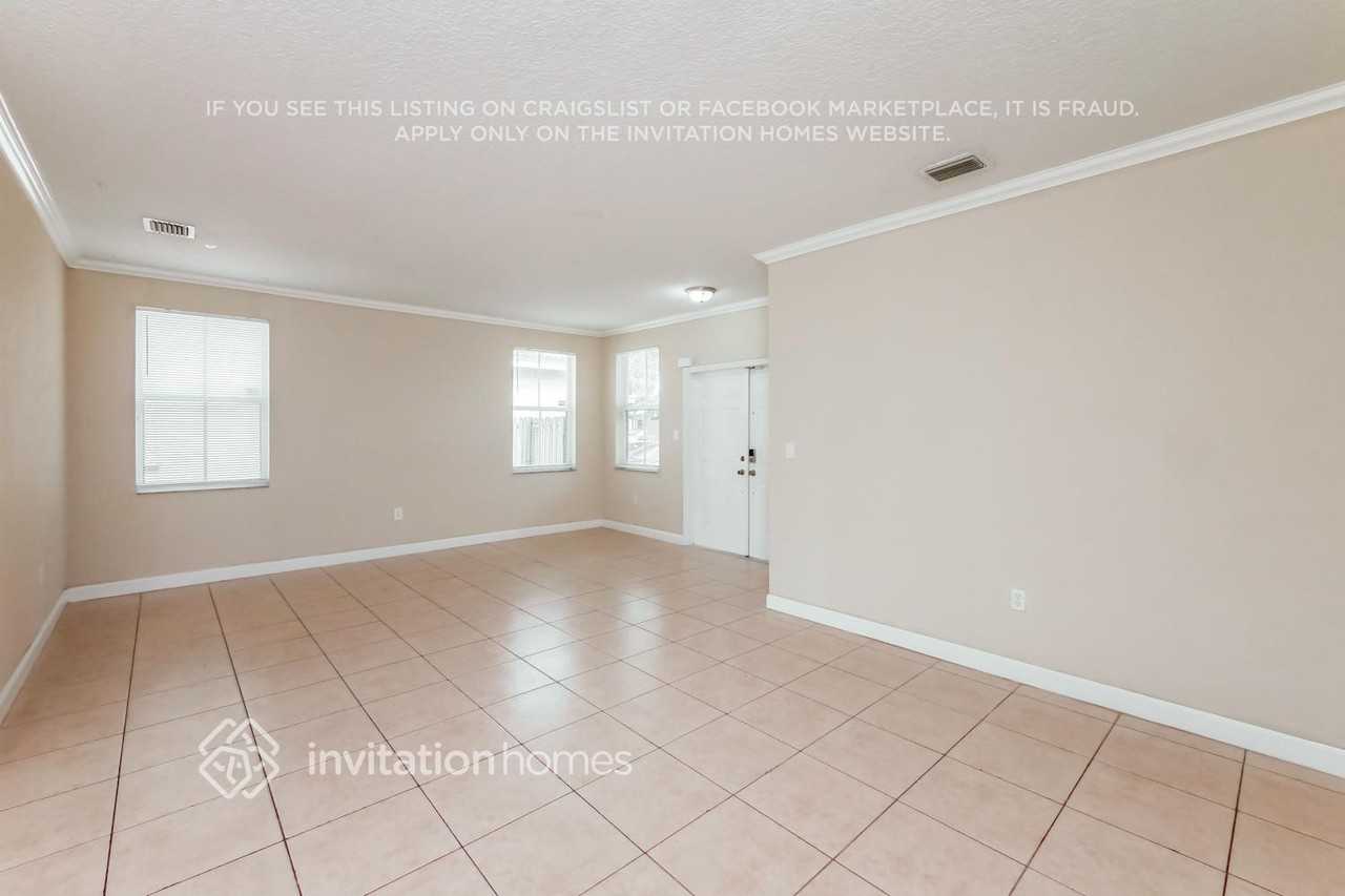 8013 Nw 198th St - Photo 3 of 17
