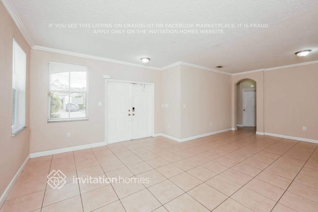 8013 Nw 198th St - Photo 4 of 17