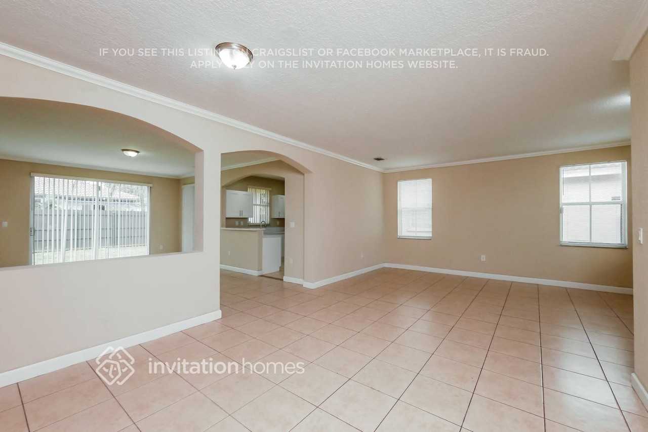8013 Nw 198th St - Photo 6 of 17