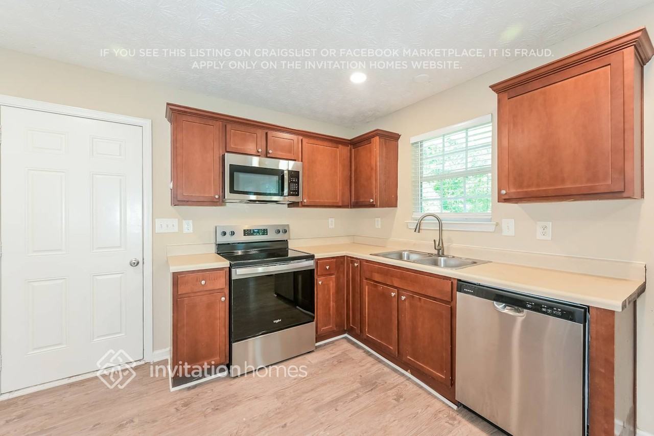 559 Michael Cir - Photo 7 of 19