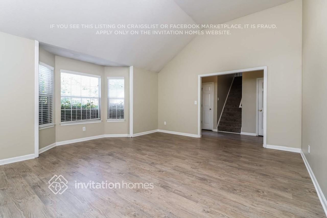 5725 Crystal Springs Way - Photo 5 of 18