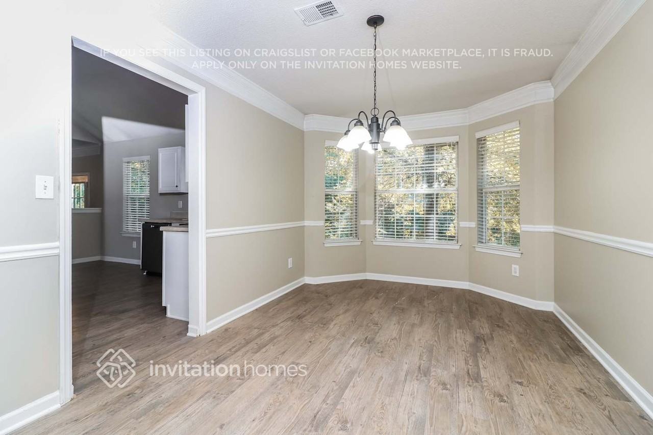 5725 Crystal Springs Way - Photo 6 of 18