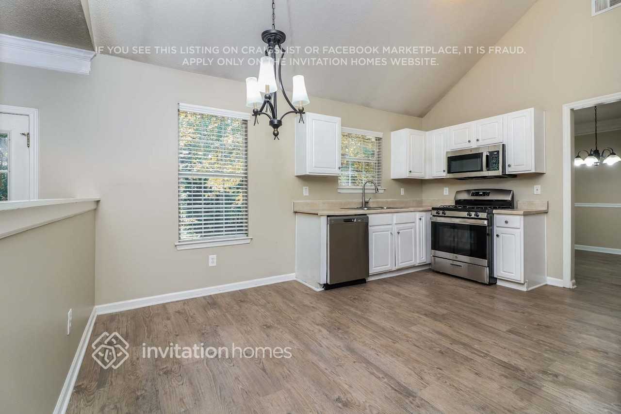 5725 Crystal Springs Way - Photo 7 of 18