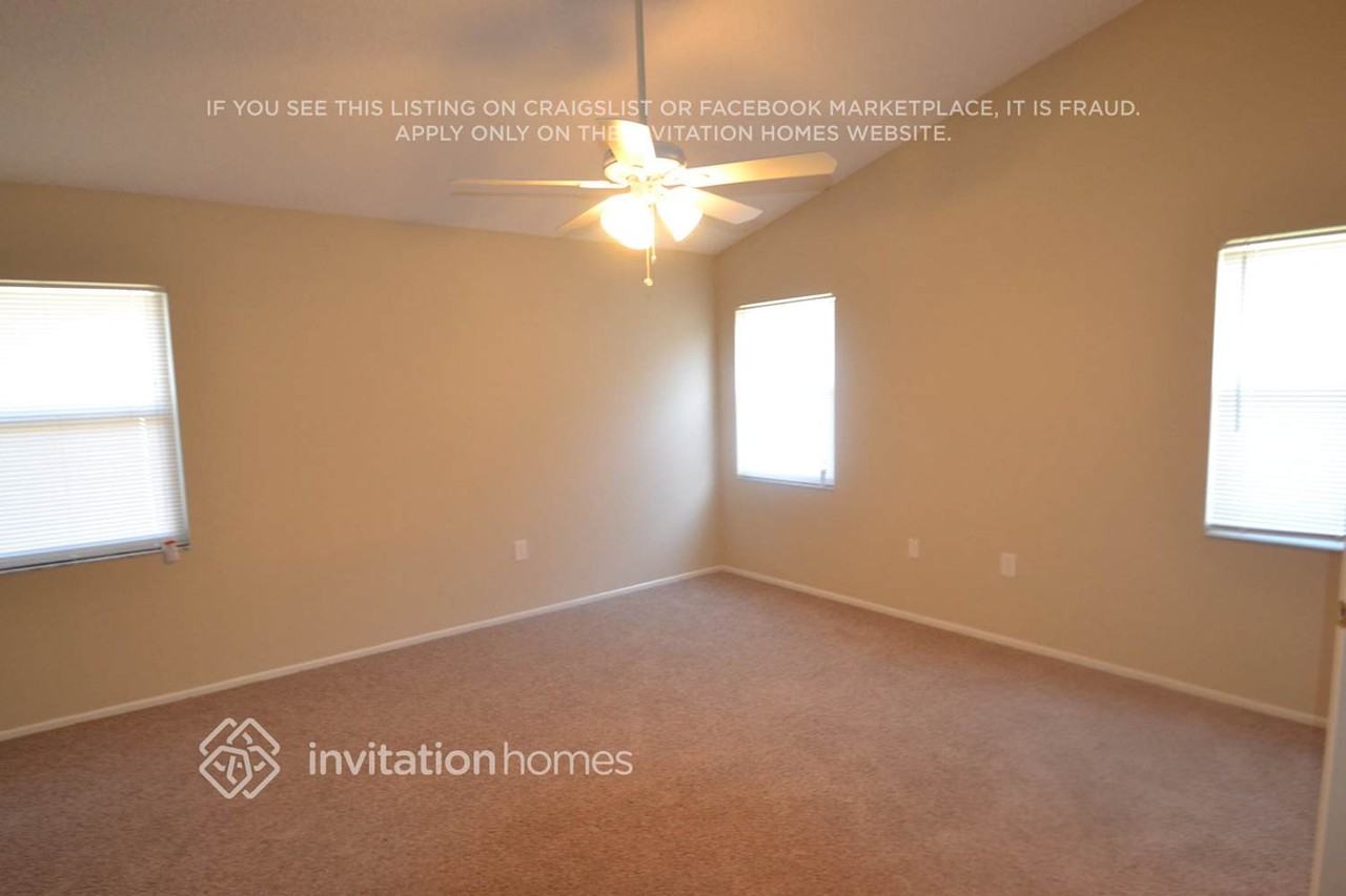 708 46th St E - Photo 5 of 8